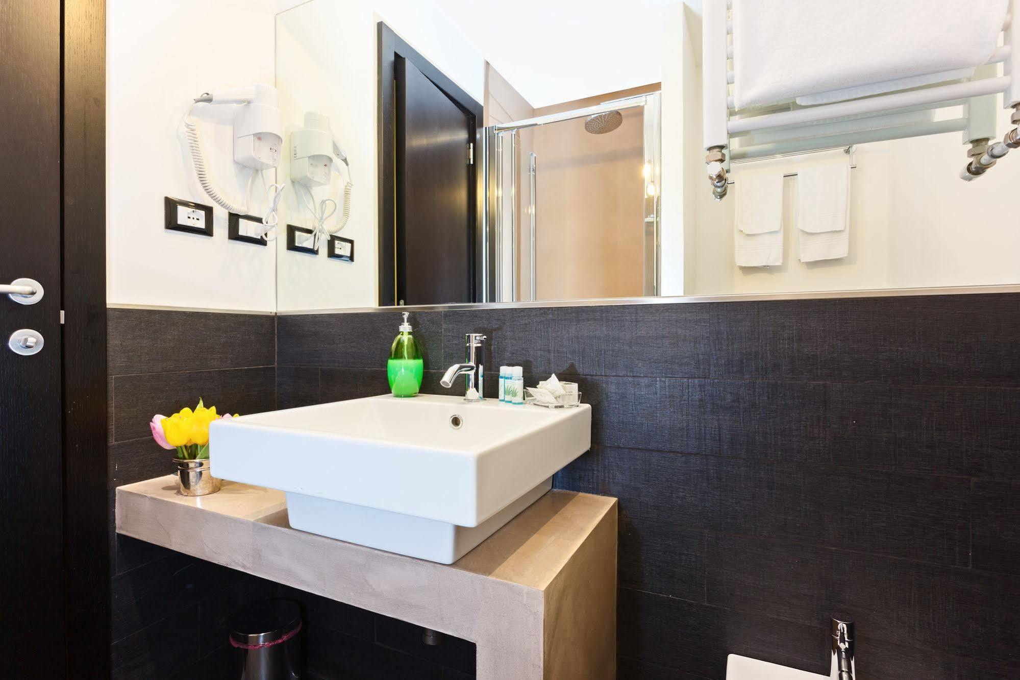 Domus Best Guest House โรม ภายนอก รูปภาพ