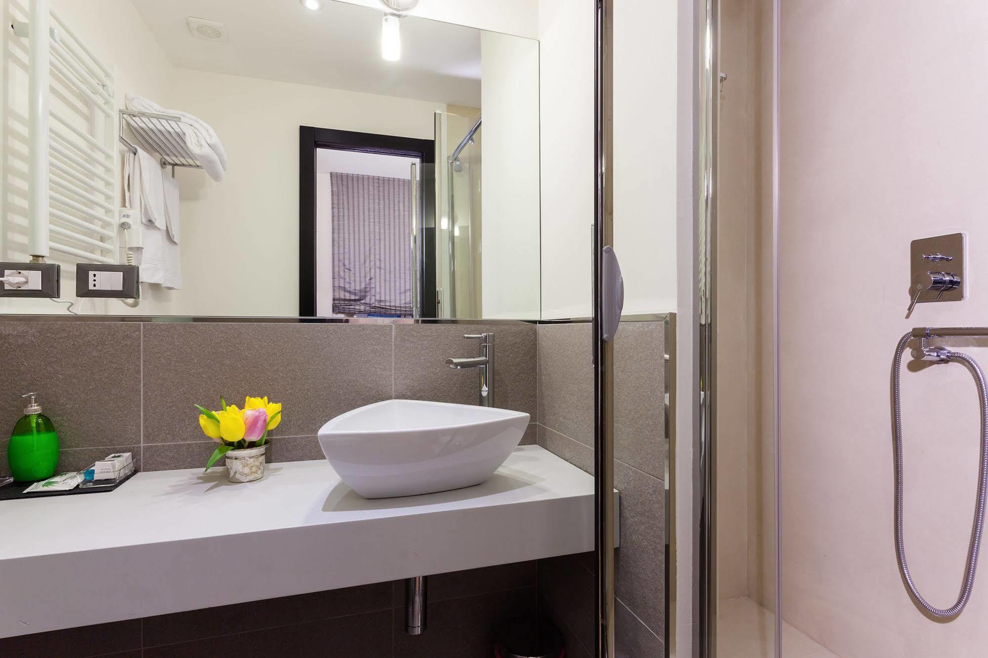 Domus Best Guest House โรม ภายนอก รูปภาพ