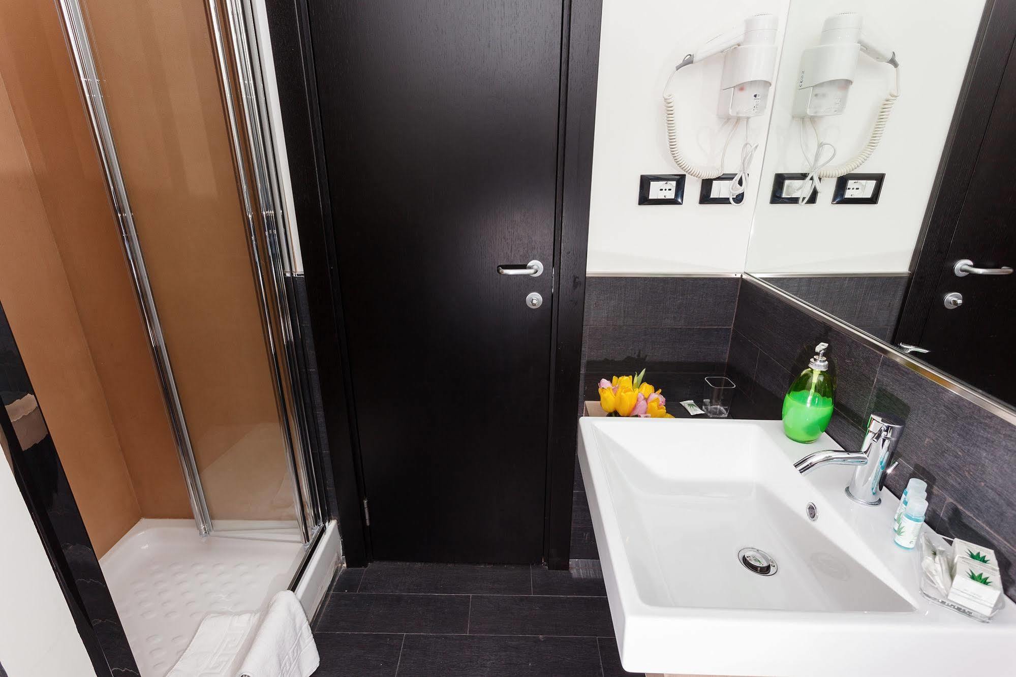Domus Best Guest House โรม ภายนอก รูปภาพ