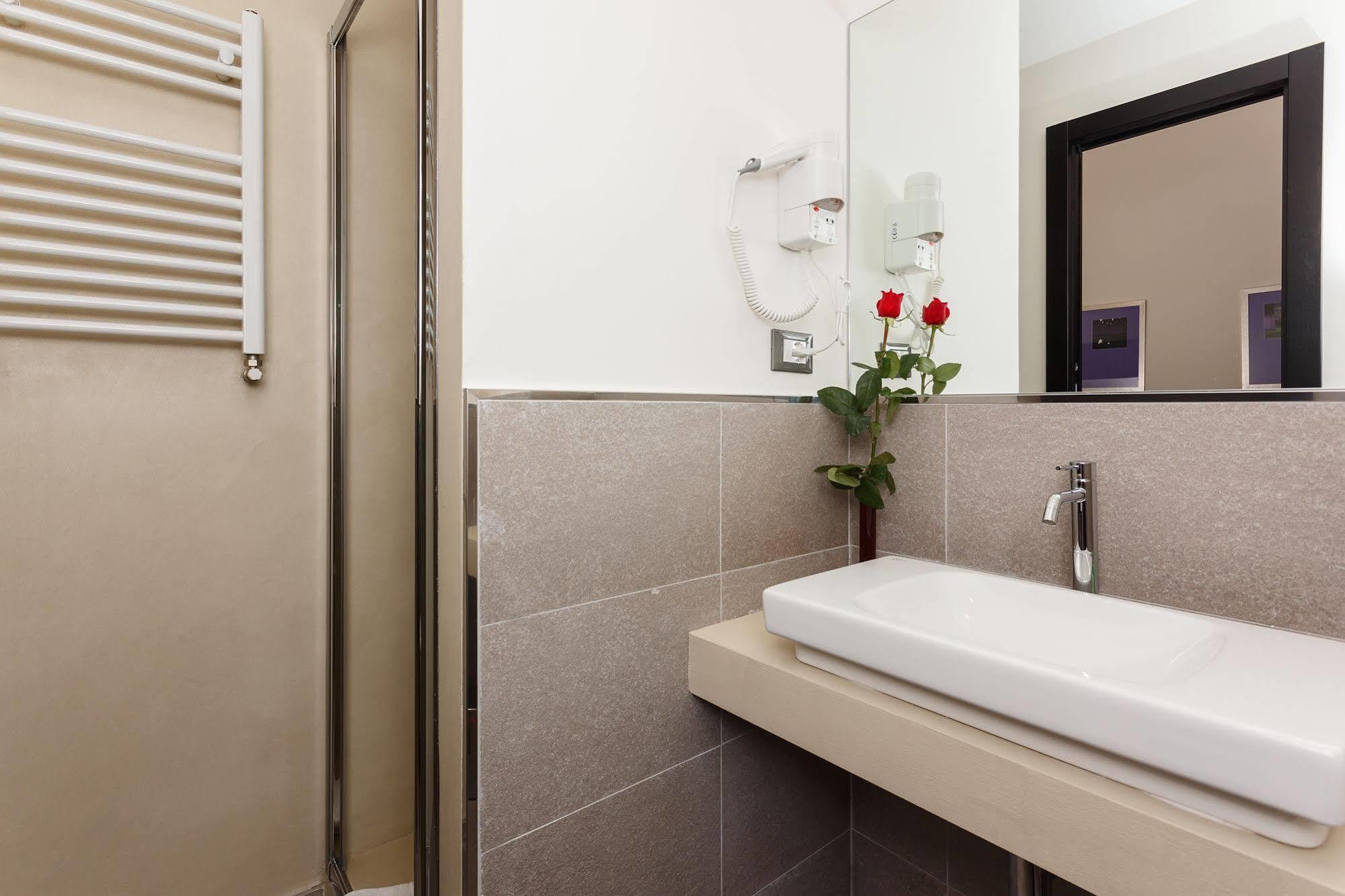 Domus Best Guest House โรม ภายนอก รูปภาพ