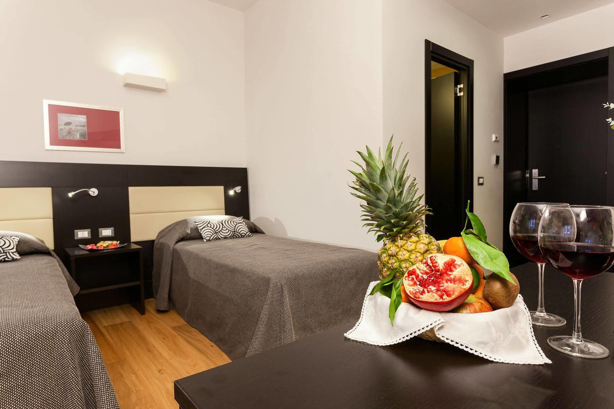 Domus Best Guest House โรม ภายนอก รูปภาพ