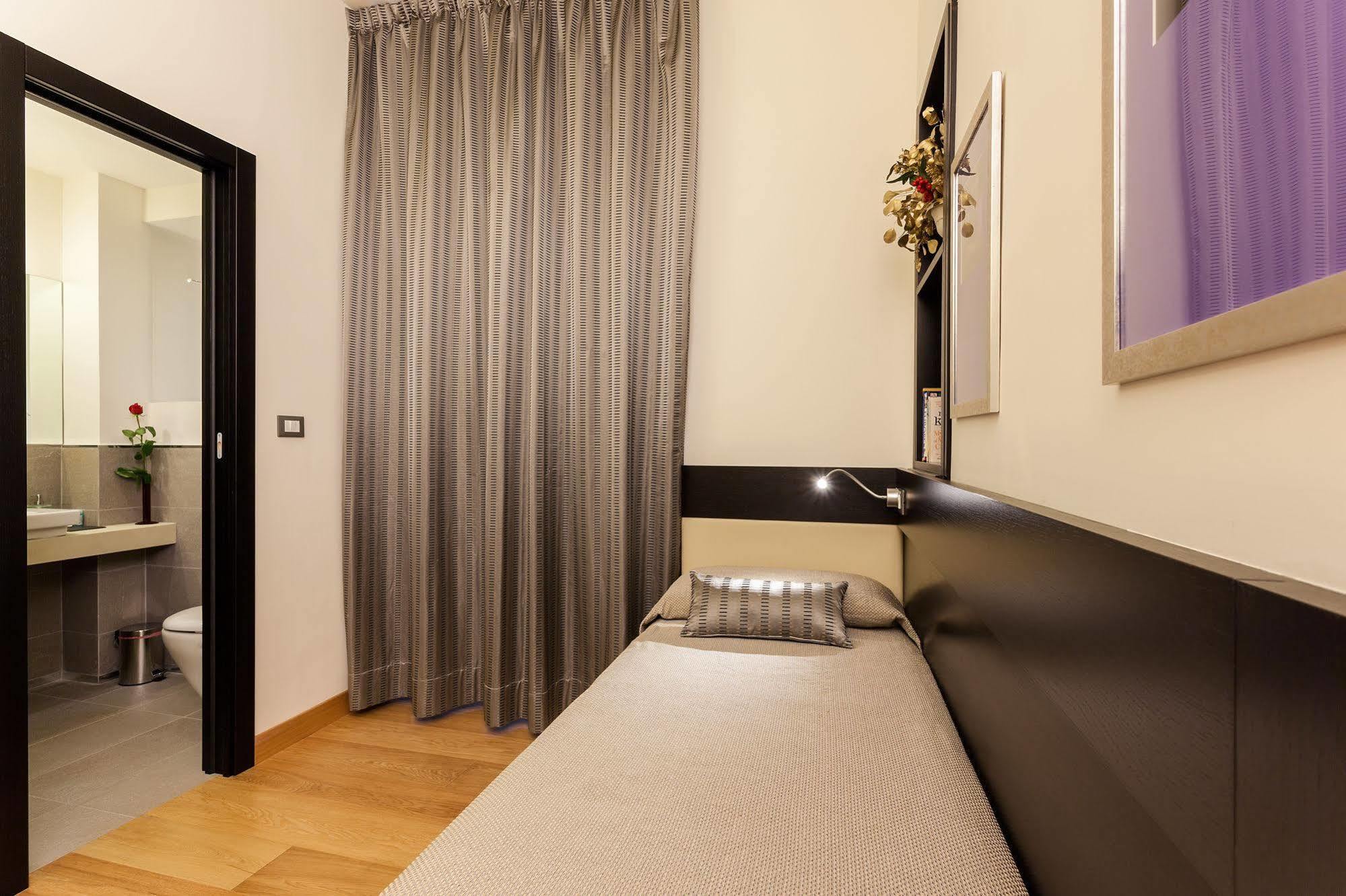 Domus Best Guest House โรม ภายนอก รูปภาพ